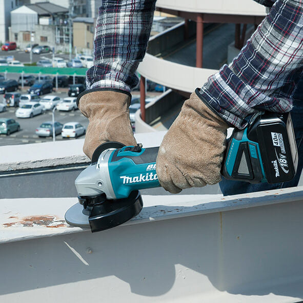 Makita DGA504RTJ 18V Mini Grinder with 2 x 5Ah Batteries + Charger + Carrying Case
