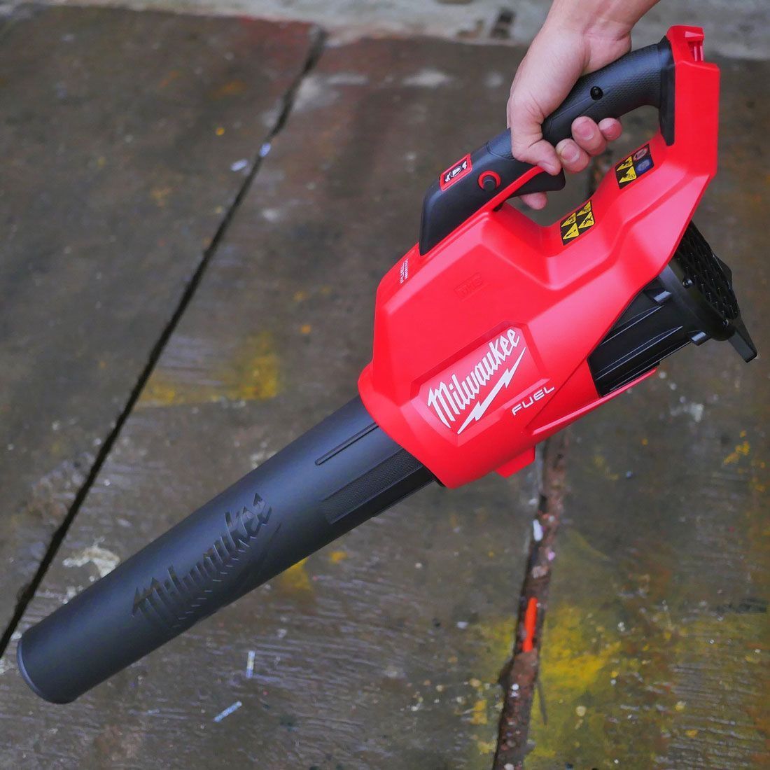 Kit Soplador + Motosierra + 2bat 8.0Ah + Cargador Milwaukee M18 FPP2OP2-802 - 5