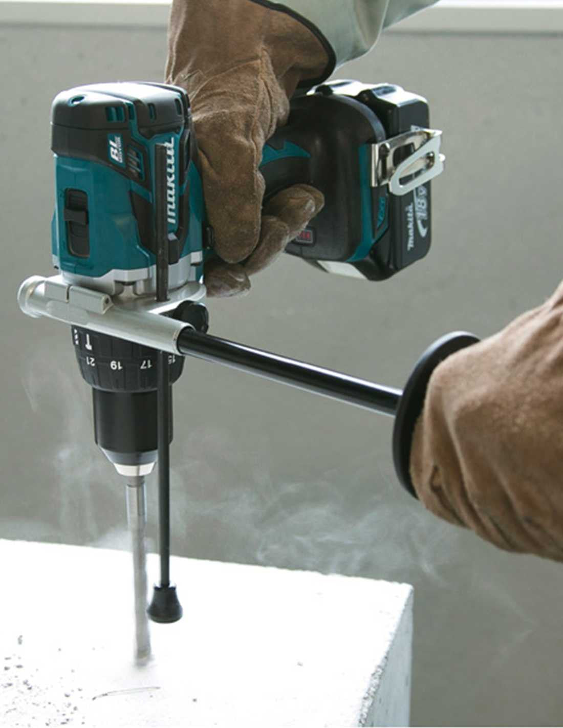 Makita kit with 7 tools + 3bat 5Ah + DC18RC charger + 2 bags DLX7243BL3