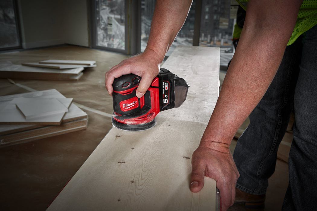 Lijadora Rotorbital M12 125mm Milwaukee M18BOS125-0 MILWAUKEE - 5