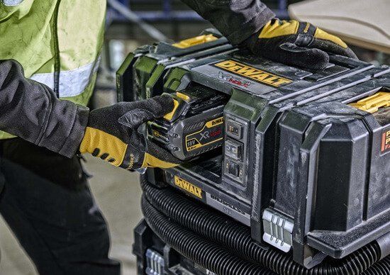 Dewalt 54V XR Flexvolt Class M Solid and Liquid Vacuum Cleaner + 2 6.0Ah batteries and charger DCV586MT2