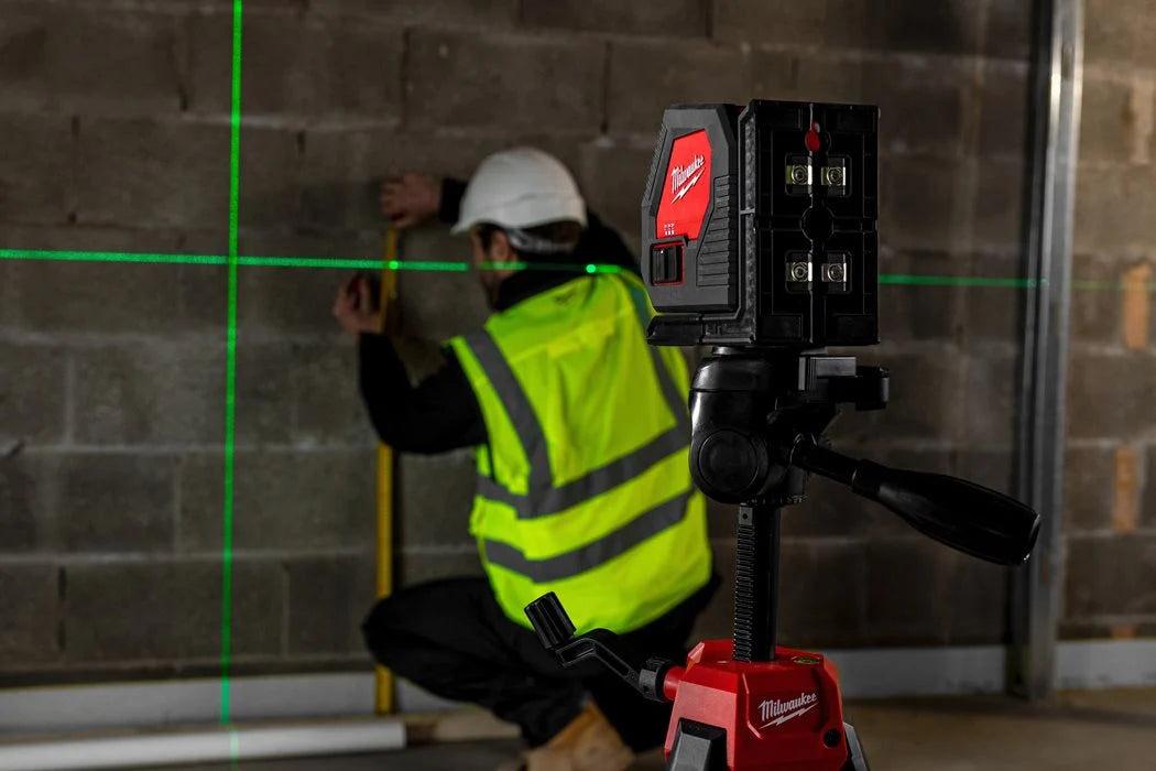 Milwaukee CLL-C 30m 2-line green laser level