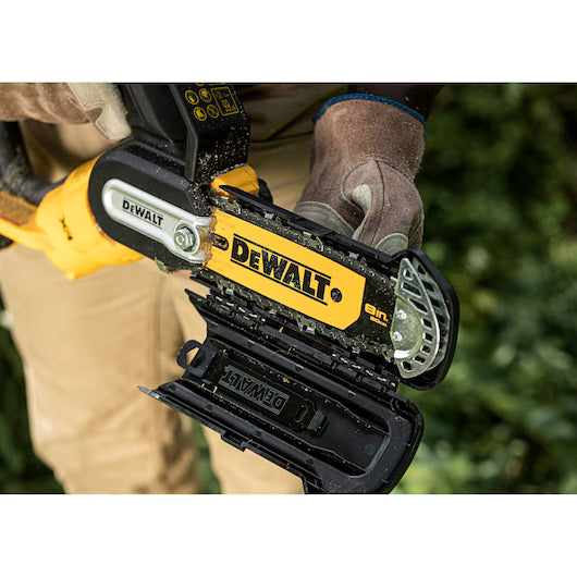 Sierra de Poda XR 18V 20cm + batería 5Ah + Cargador Dewalt DCMPS520P1
