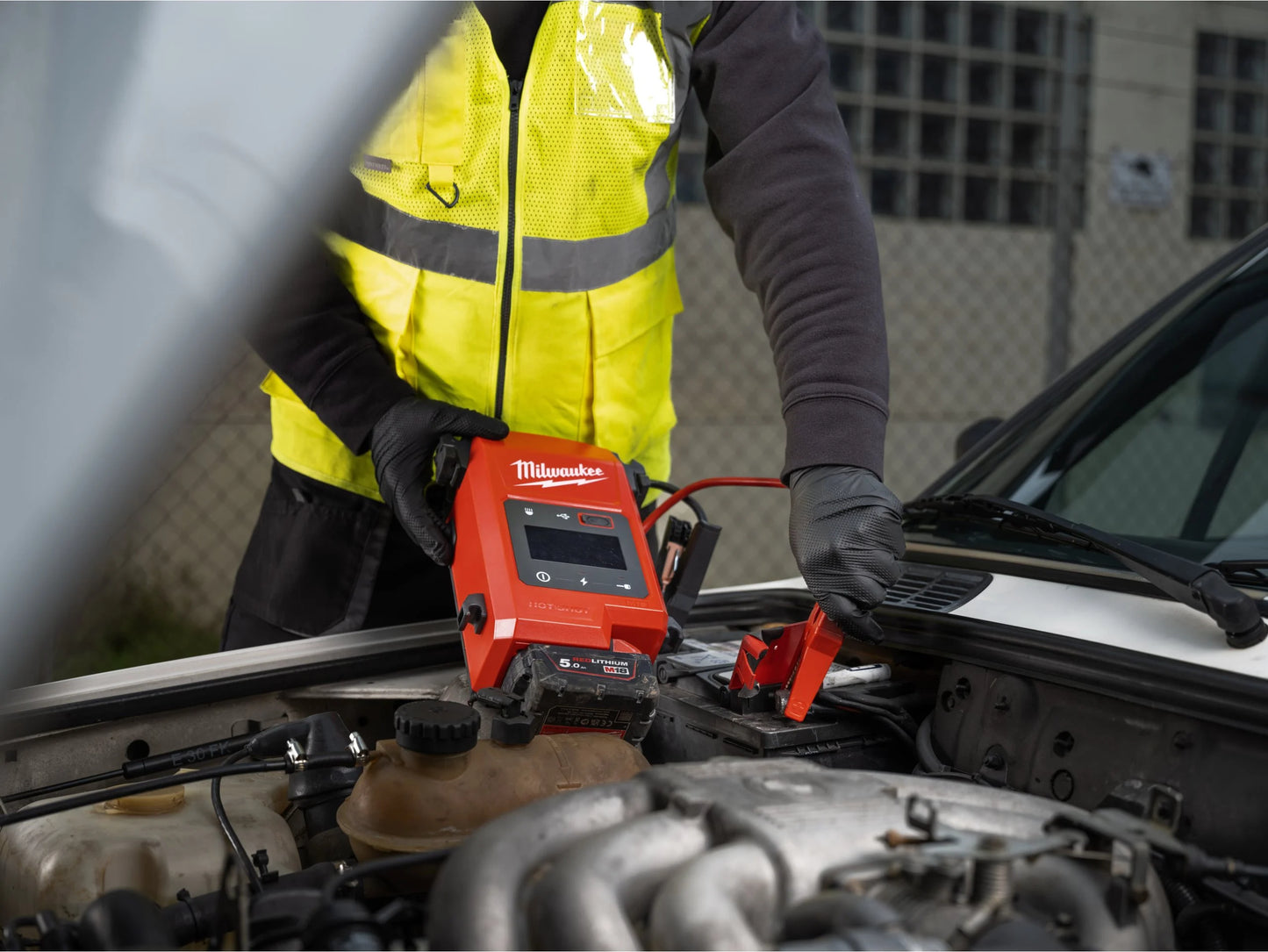 Arrancador para vehículo M18 2.000A Milwaukee